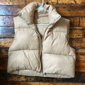Cropped puffer vest